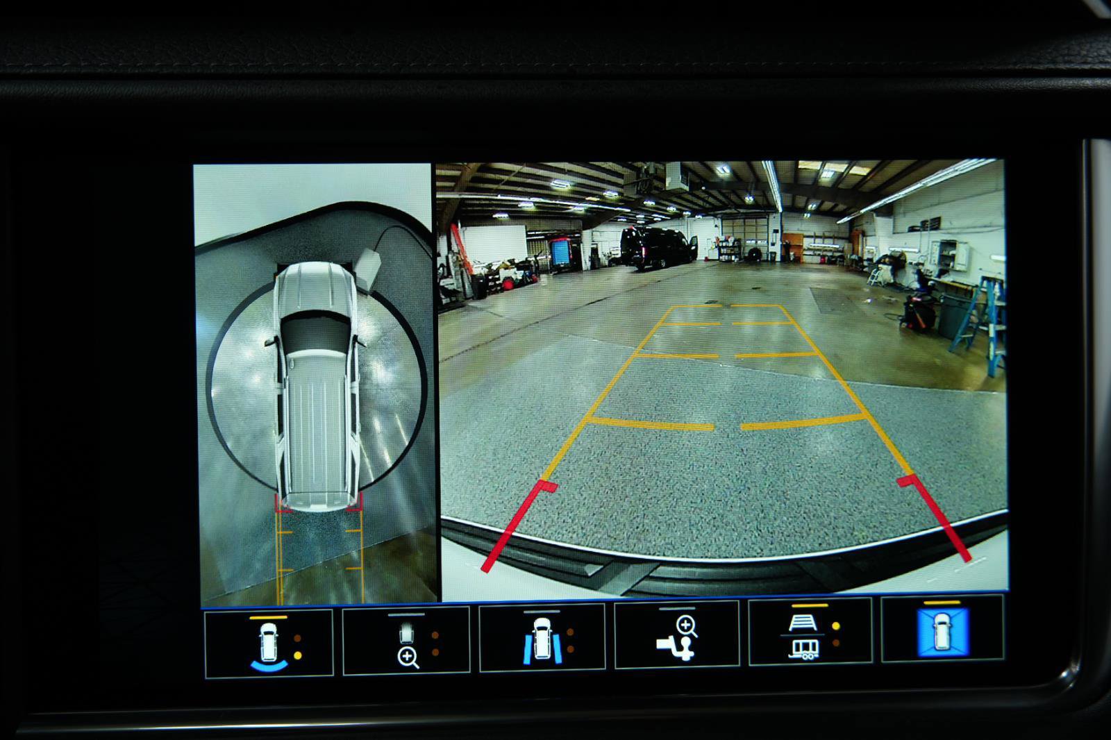 Used 2024 GMC Yukon XL Denali AWD/4WD image 40