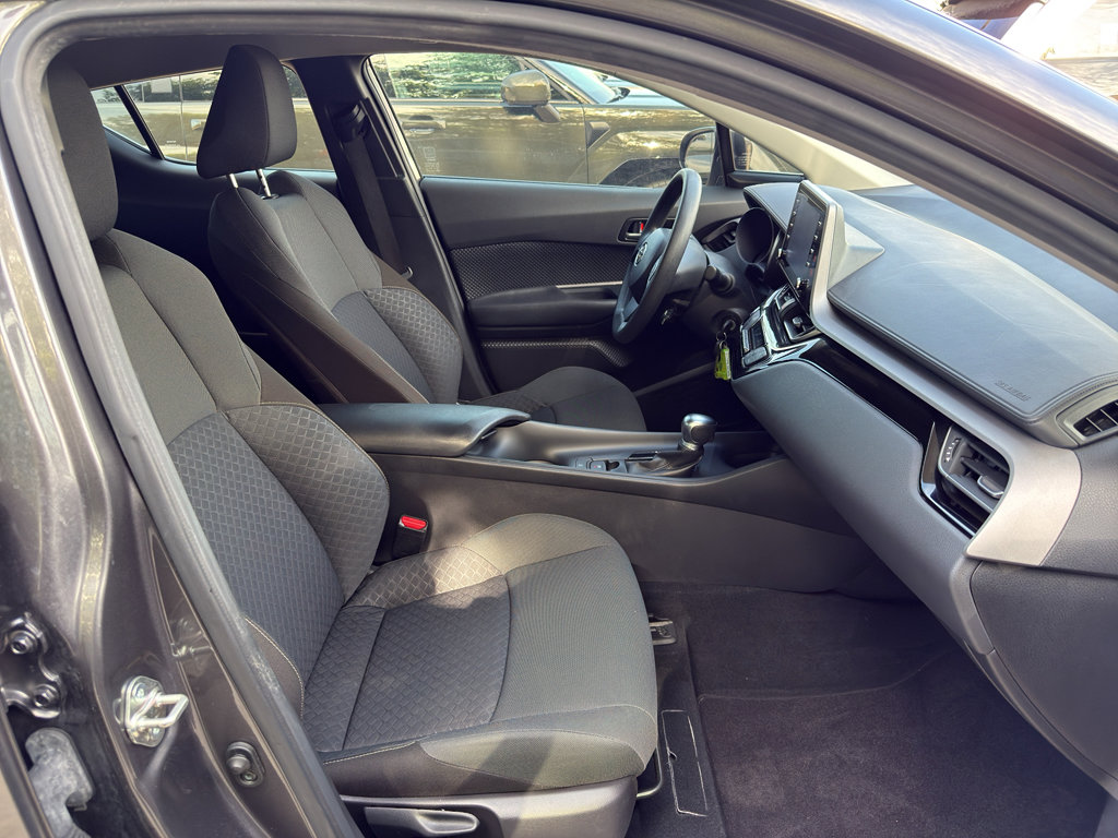 Used 2021 Toyota C-HR LE FWD image 28