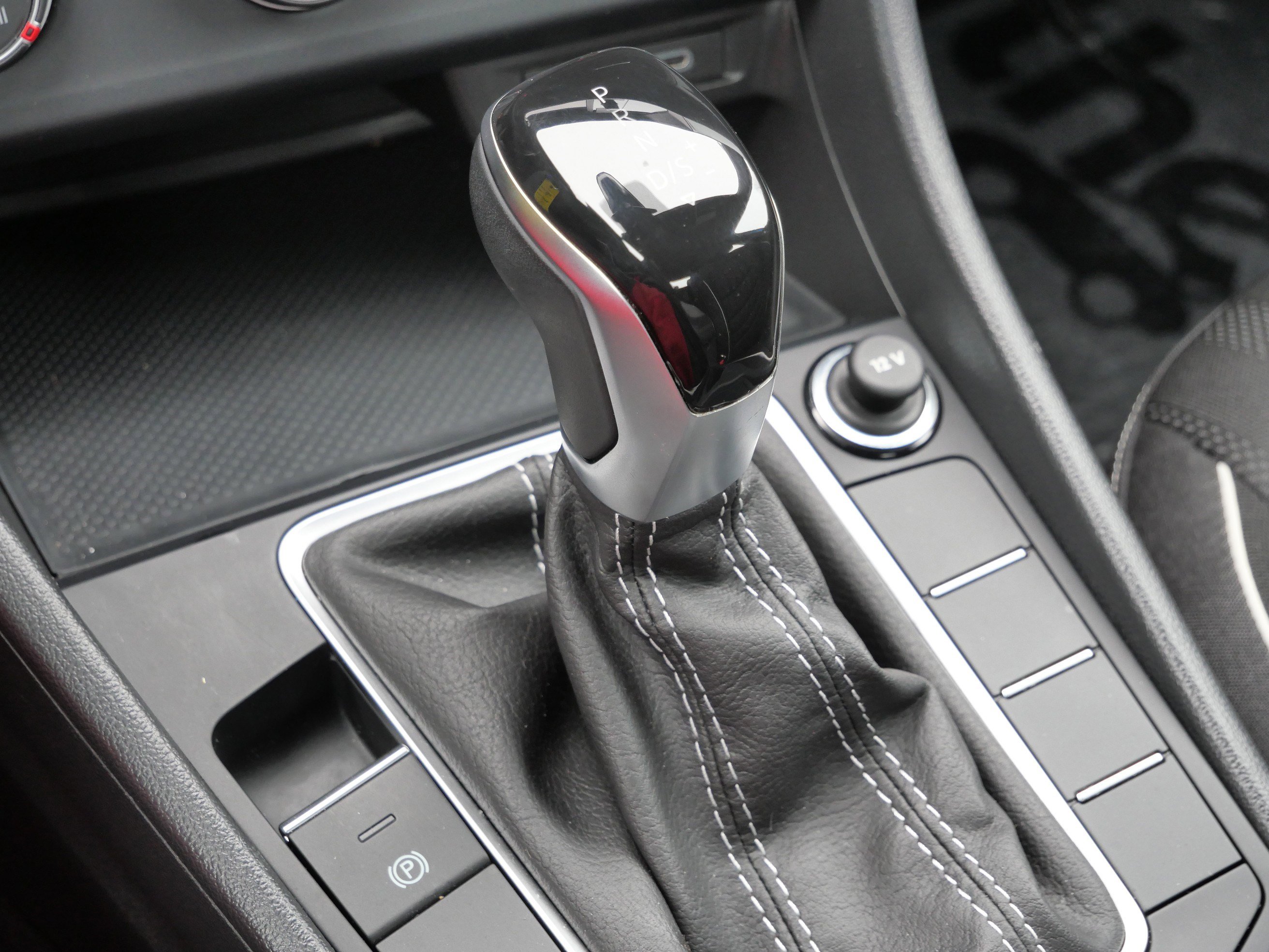 Certified 2024 Volkswagen Jetta Sport image 25