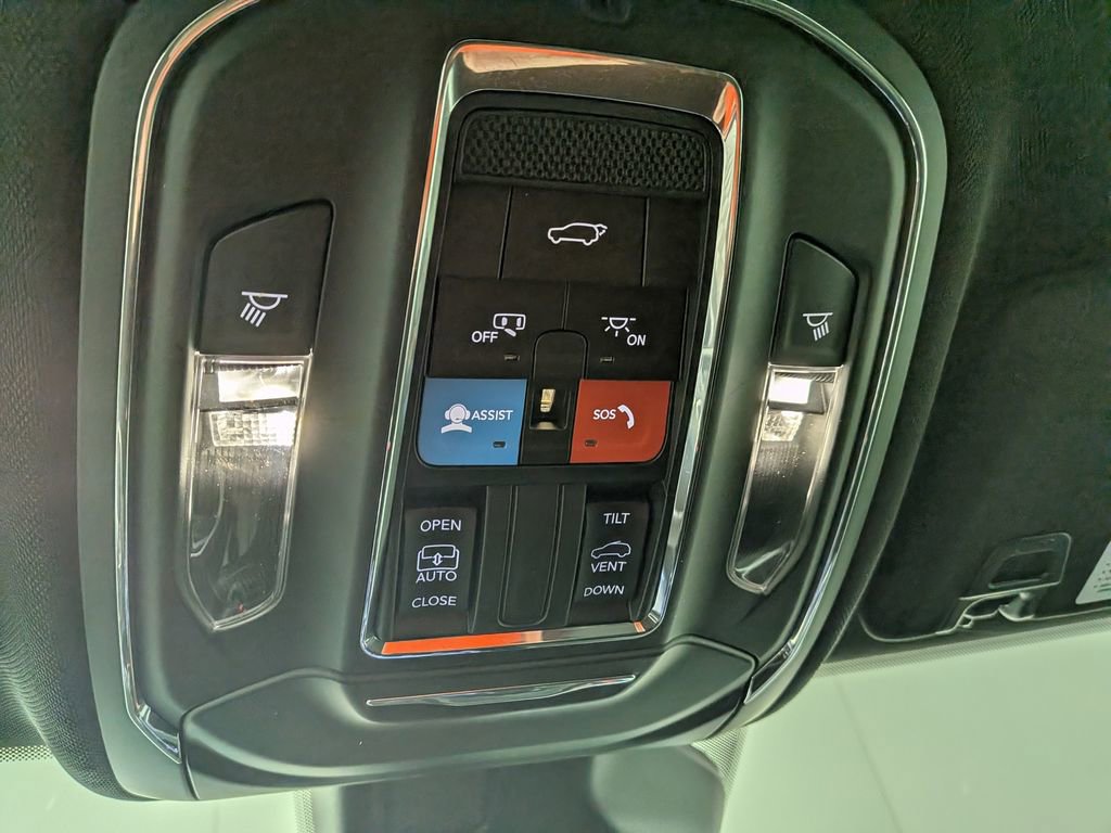 Certified 2024 Jeep Grand Cherokee Altitude image 34