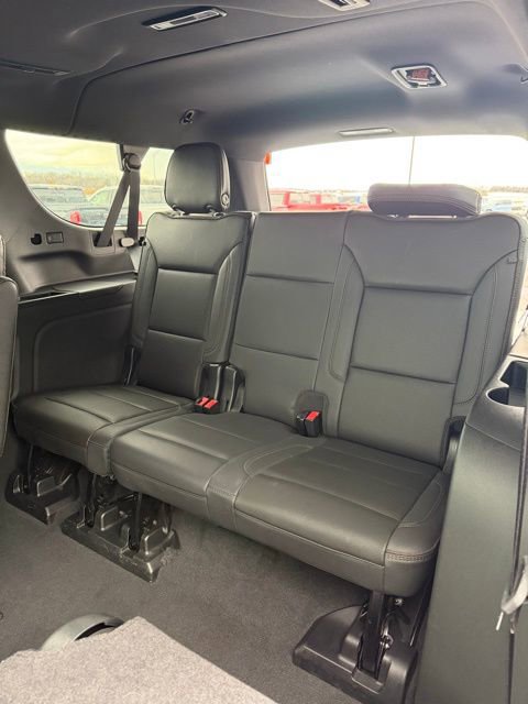 Used 2022 Chevrolet Suburban High Country image 23