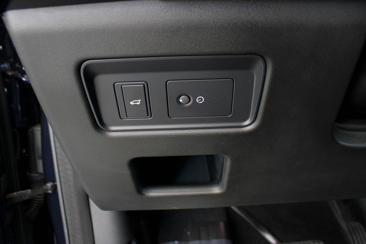 Used 2019 Land Rover Discovery HSE image 39