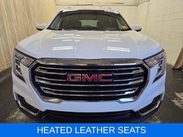 Used 2023 GMC Terrain SLT AWD/4WD image 3