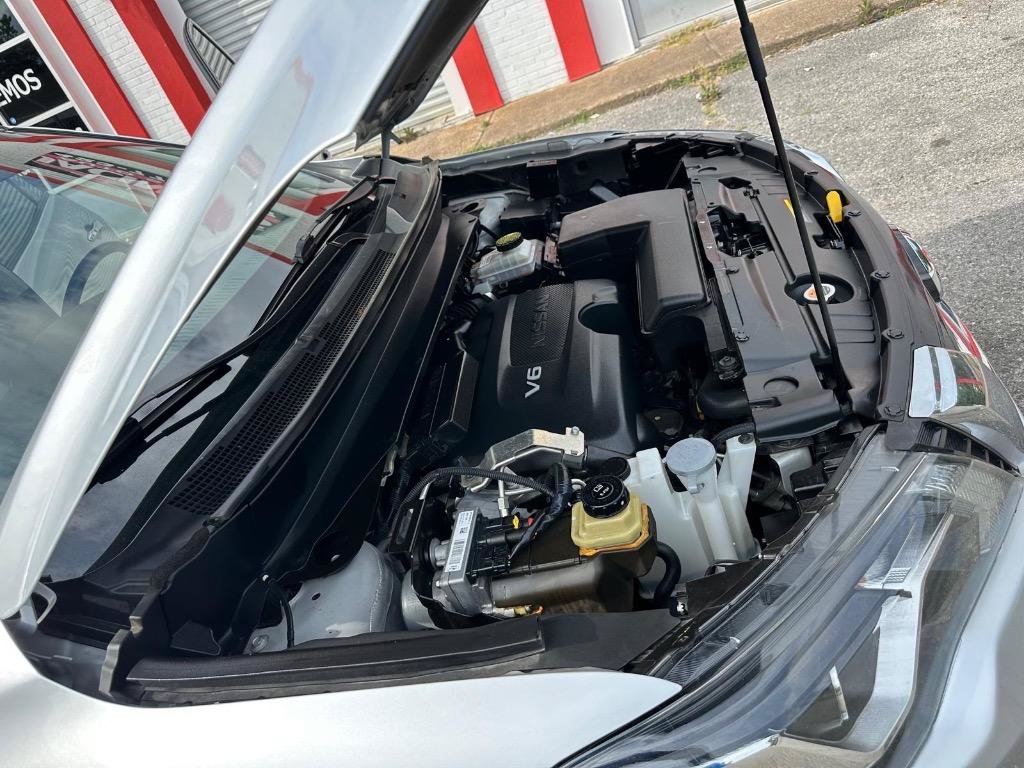Used 2019 Nissan Pathfinder SL AWD/4WD image 41