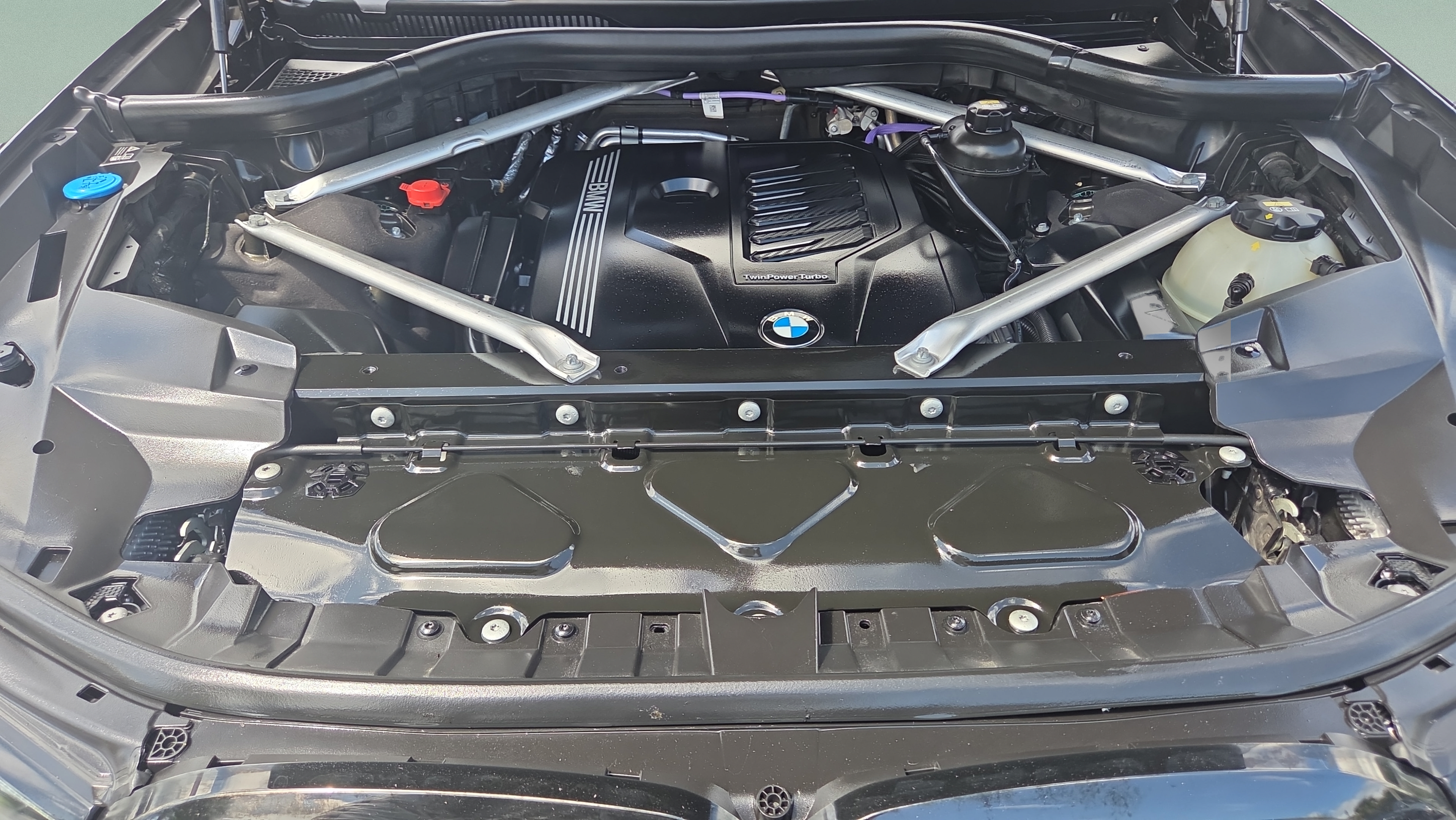 Used 2022 BMW X7 xDrive40i w/ M Sport Package AWD/4WD image 19