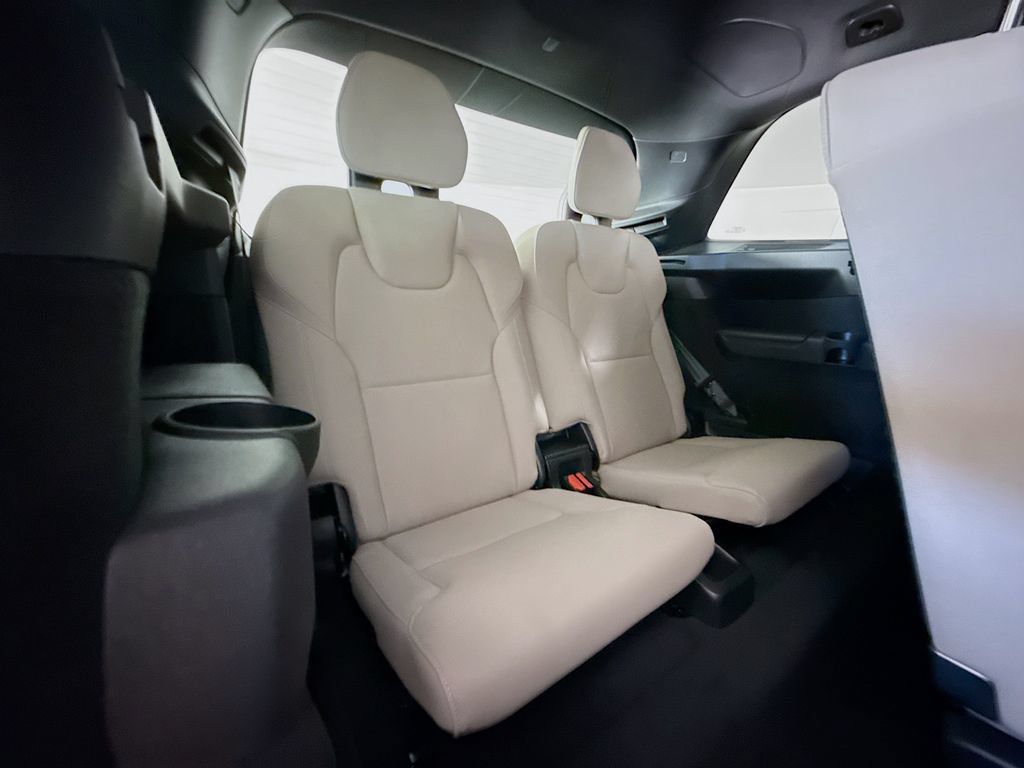 New 2026 Volvo XC90 B6 Plus w/ Protection Package Premier AWD/4WD image 28