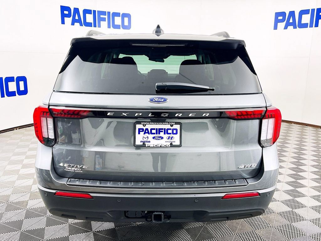 Used 2025 Ford Explorer Active image 9