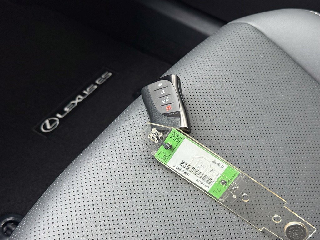 Certified 2025 Lexus ES 350 w/ Accessory Package (Z1) FWD image 36