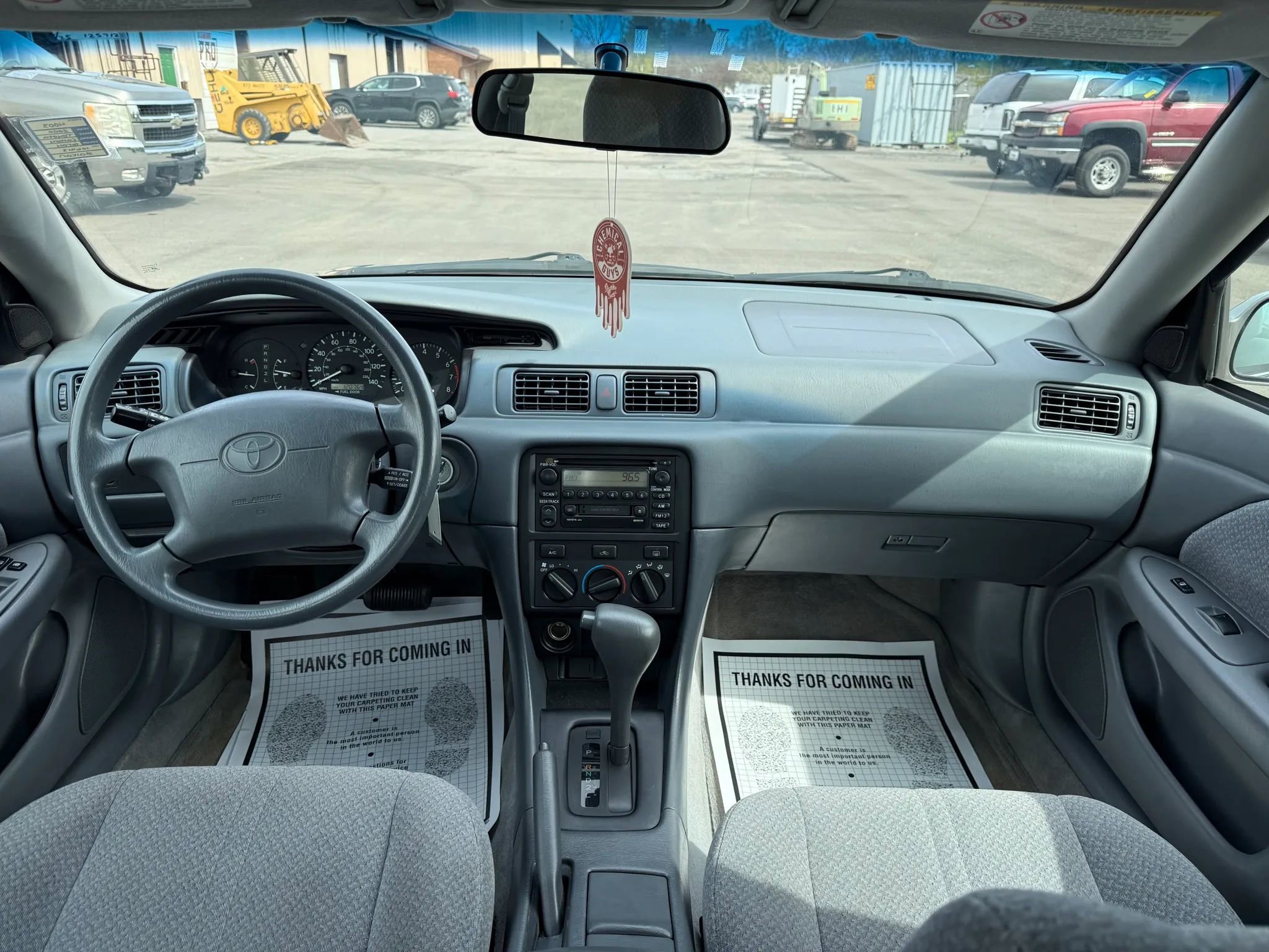 Used 2000 Toyota Camry LE FWD image 2