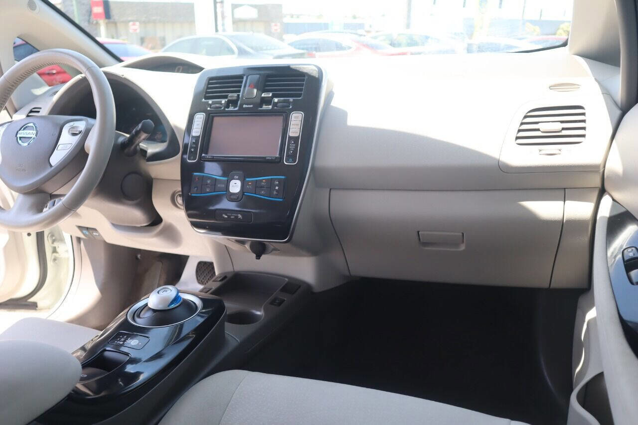 Used 2012 Nissan Leaf SL image 33
