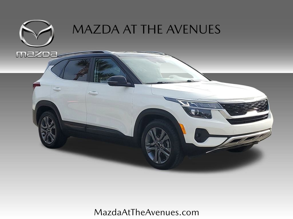 Used 2023 Kia Seltos S w/ Navigation Package image 3