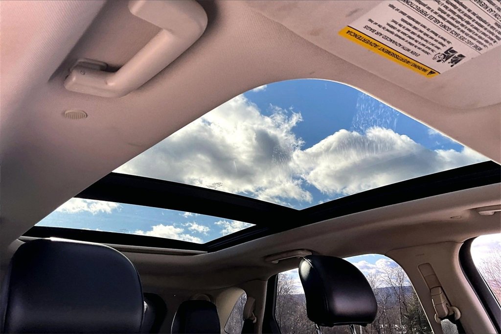 Used 2015 Ford Edge Sport image 19