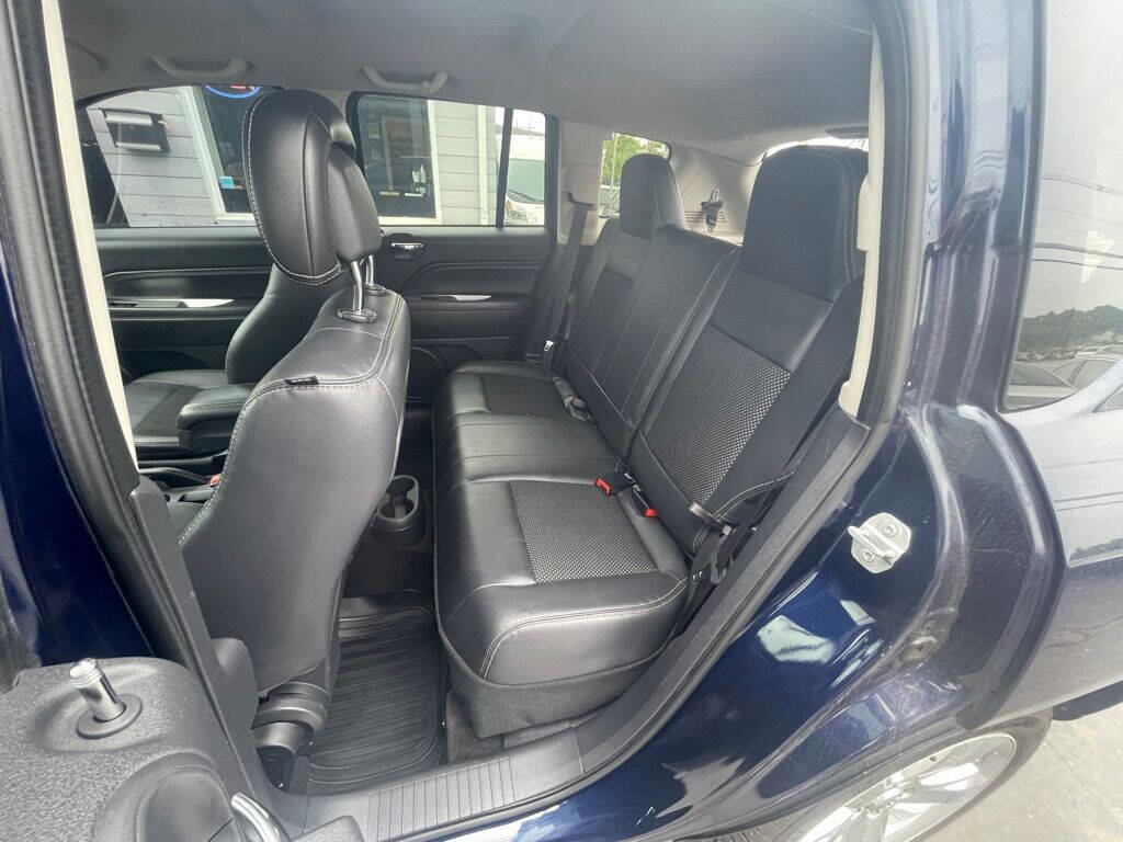 Used 2016 Jeep Compass Latitude image 15