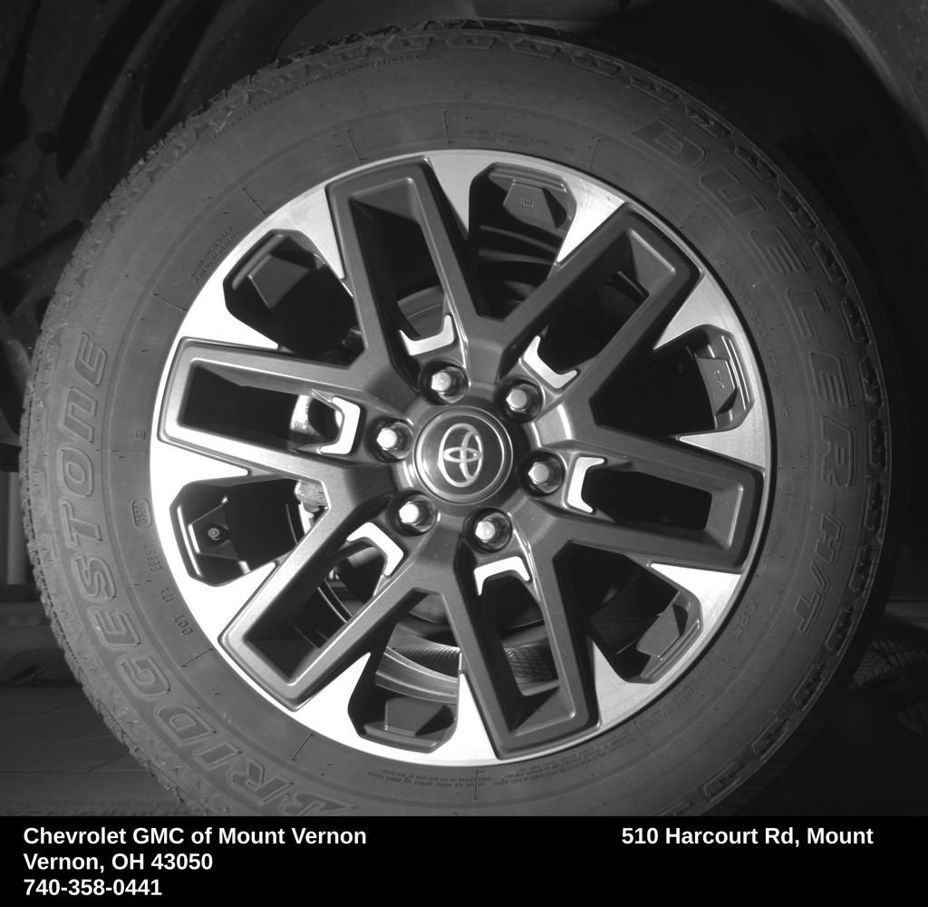 Used 2025 Toyota Tundra Limited AWD/4WD image 19