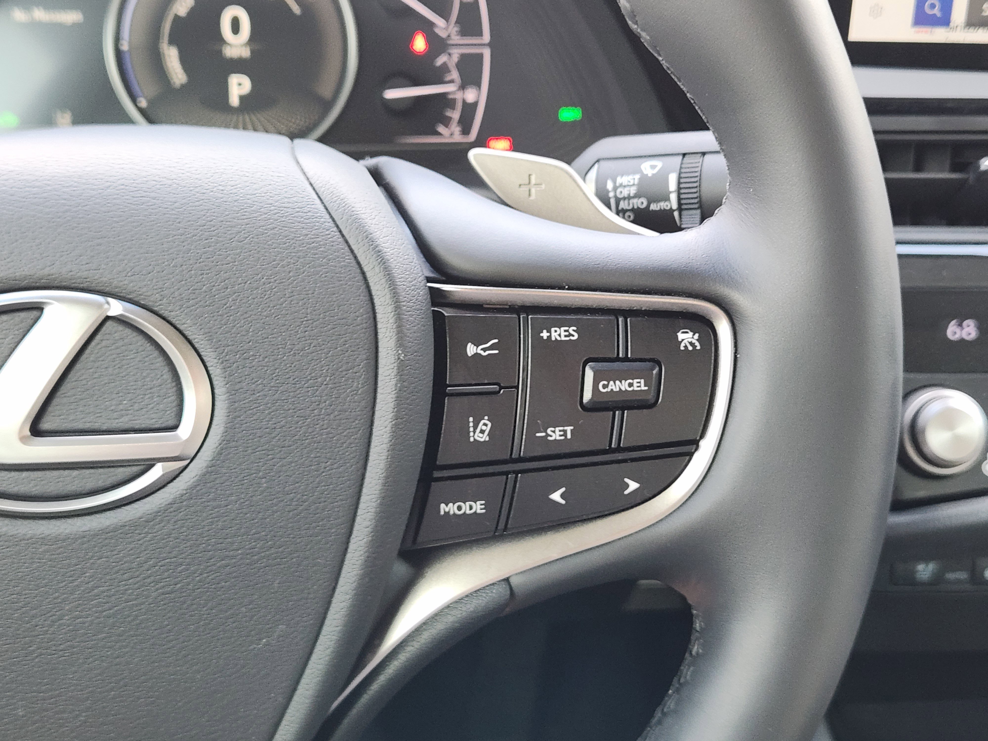 Used 2025 Lexus ES 300h w/ Premium Package image 37