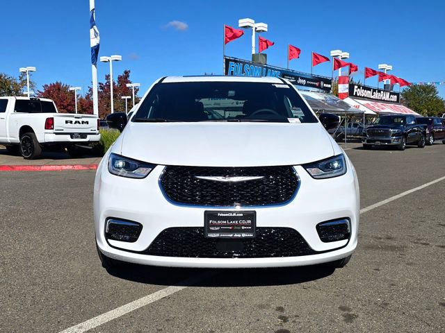 New 2026 Chrysler Pacifica Select image 2