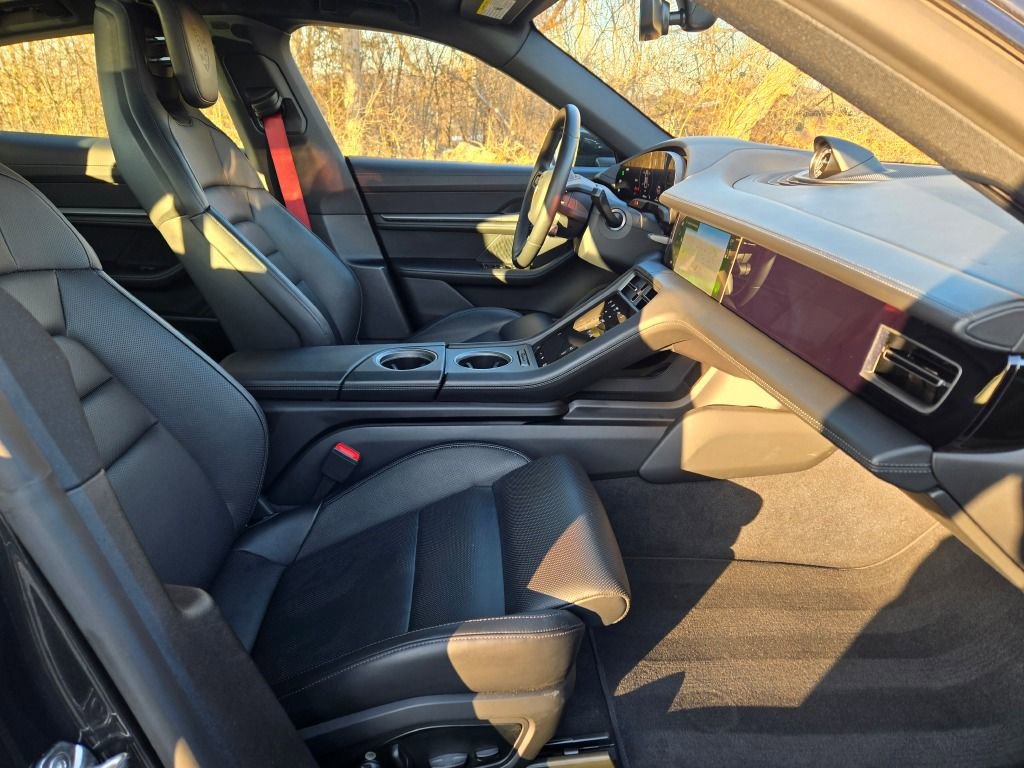Certified 2025 Porsche Taycan image 31