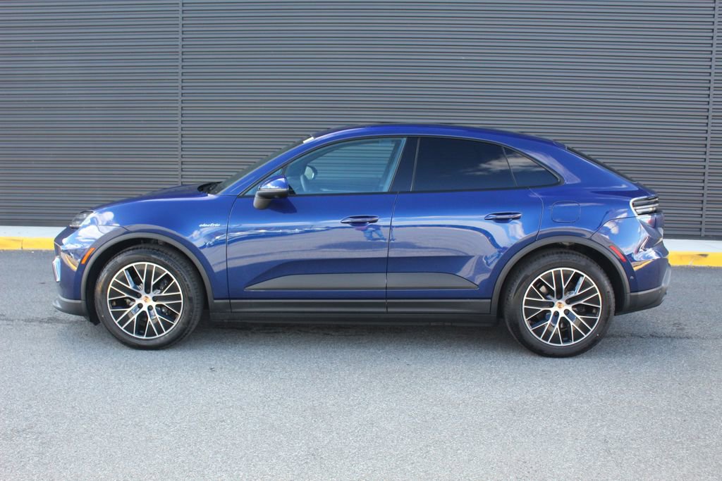 New 2026 Porsche Macan 4 Electric AWD/4WD image 2