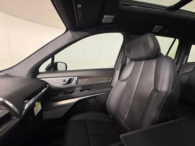 New 2027 Cadillac Vistiq Sport AWD/4WD image 18
