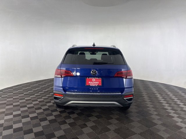 Used 2023 Volkswagen Taos SE w/ Panoramic Sunroof Package image 7