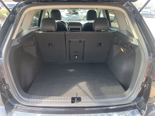 Certified 2023 Volkswagen Taos SE w/ Black Wheel Package image 9