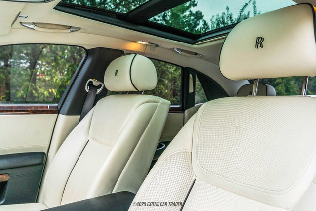 Used 2015 Rolls-Royce Ghost image 45