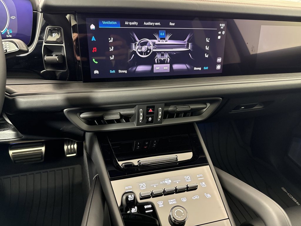 New 2026 Porsche Cayenne Turbo GT AWD/4WD image 31
