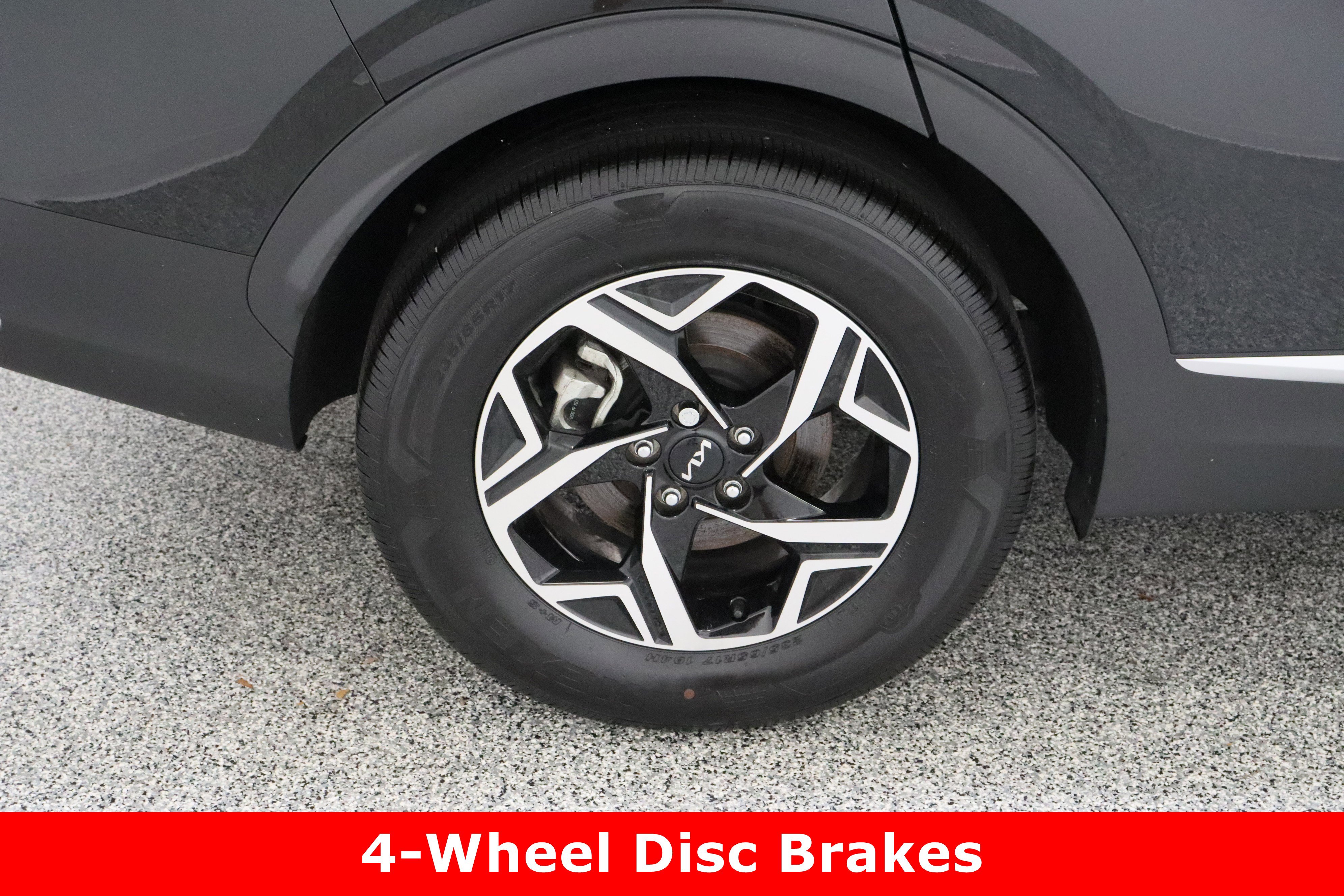 Used 2024 Kia Sportage LX image 6