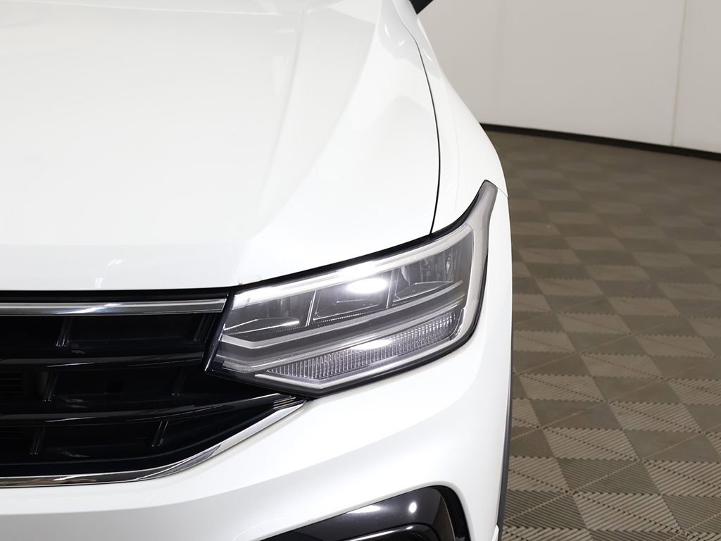Used 2022 Volkswagen Tiguan SE R-Line image 15