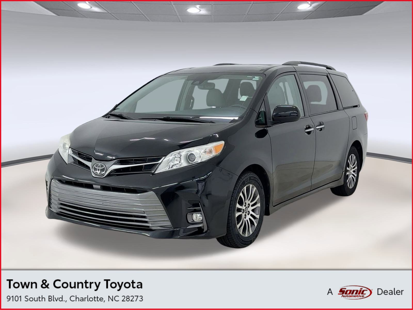 Used 2019 Toyota Sienna XLE image 1