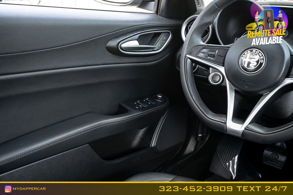 Used 2017 Alfa Romeo Giulia RWD image 18