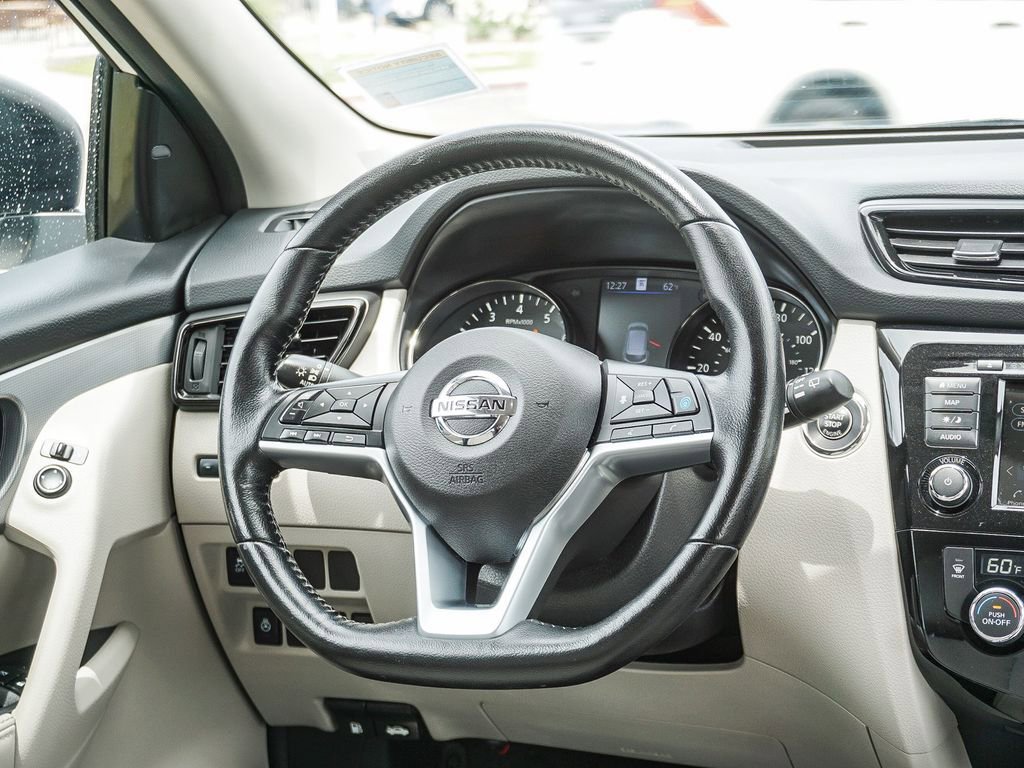 Used 2020 Nissan Rogue Sport SL FWD image 16