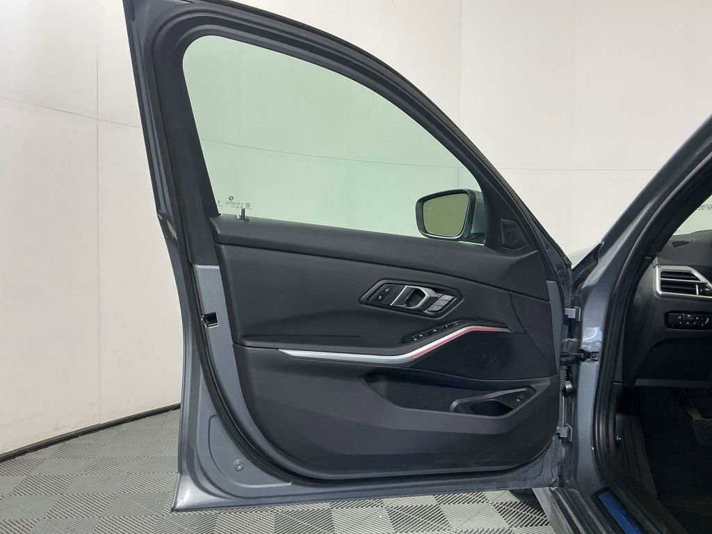 Certified 2025 BMW 330i Sedan w/ M Sport Package RWD image 19