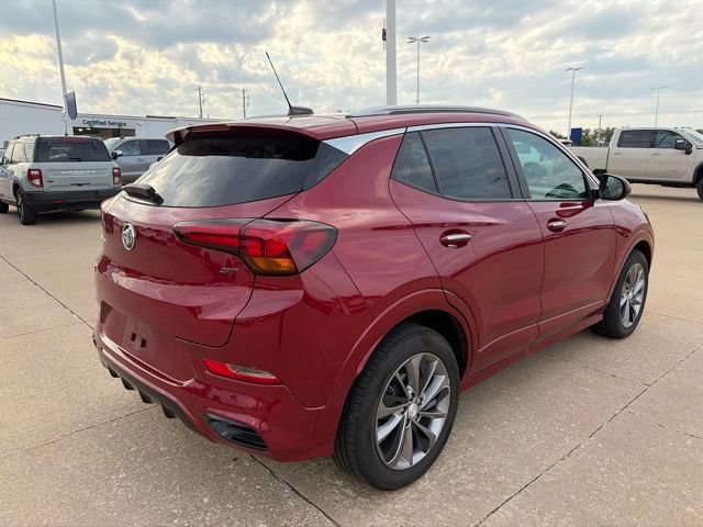 Used 2021 Buick Encore GX Select w/ Sport Touring Package FWD image 3