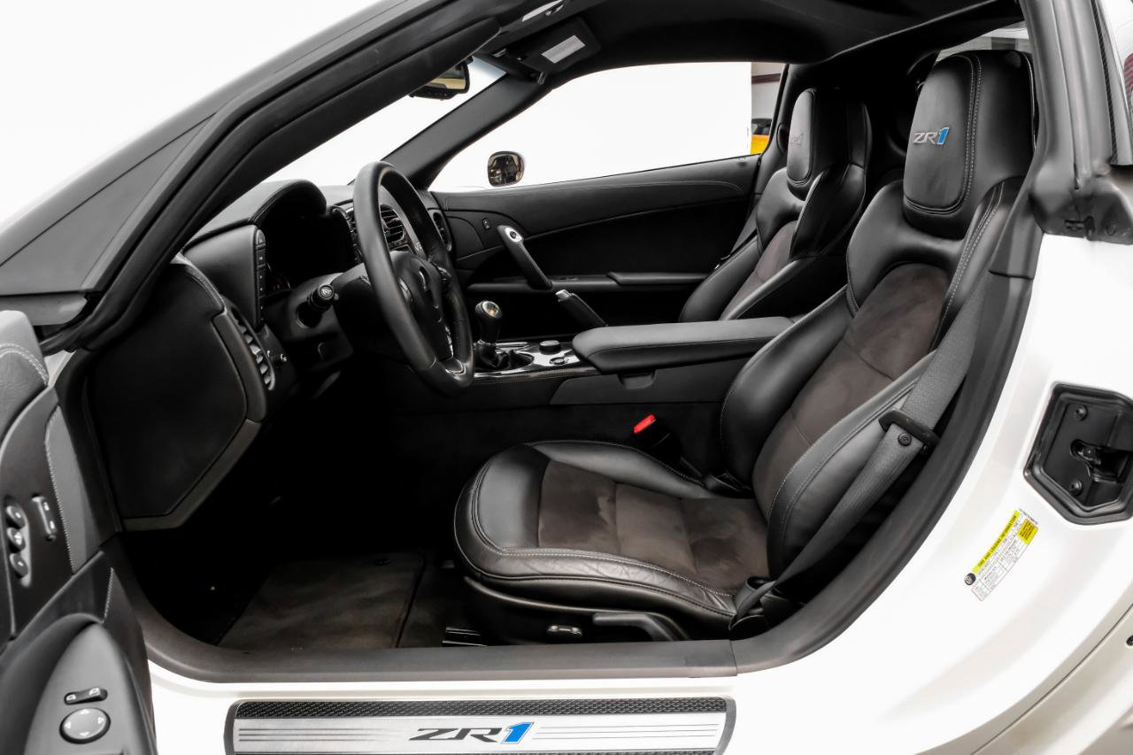 Used 2012 Chevrolet Corvette ZR1 w/ 3ZR Preferred Equipment Group RWD image 4
