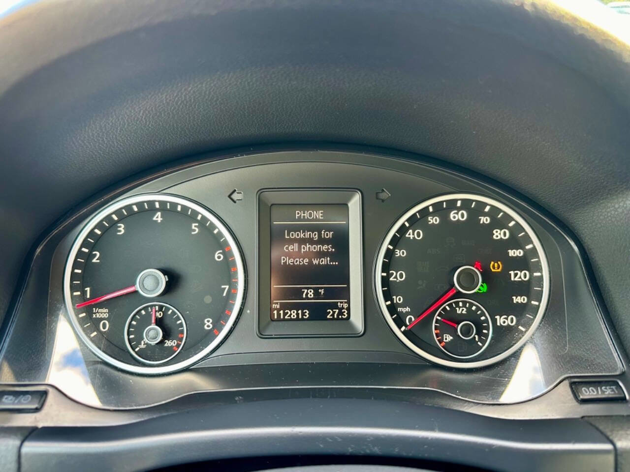 Used 2013 Volkswagen Tiguan SE image 23