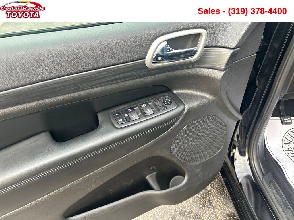 Used 2019 Jeep Grand Cherokee Altitude image 11
