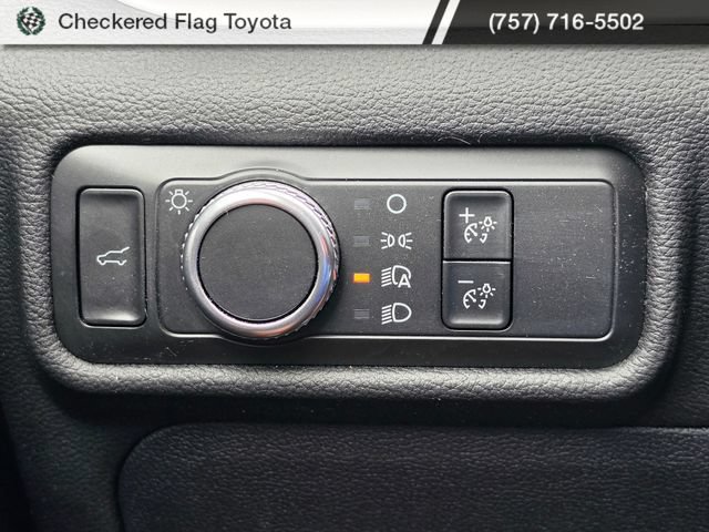 Used 2021 Ford Explorer XLT RWD image 10