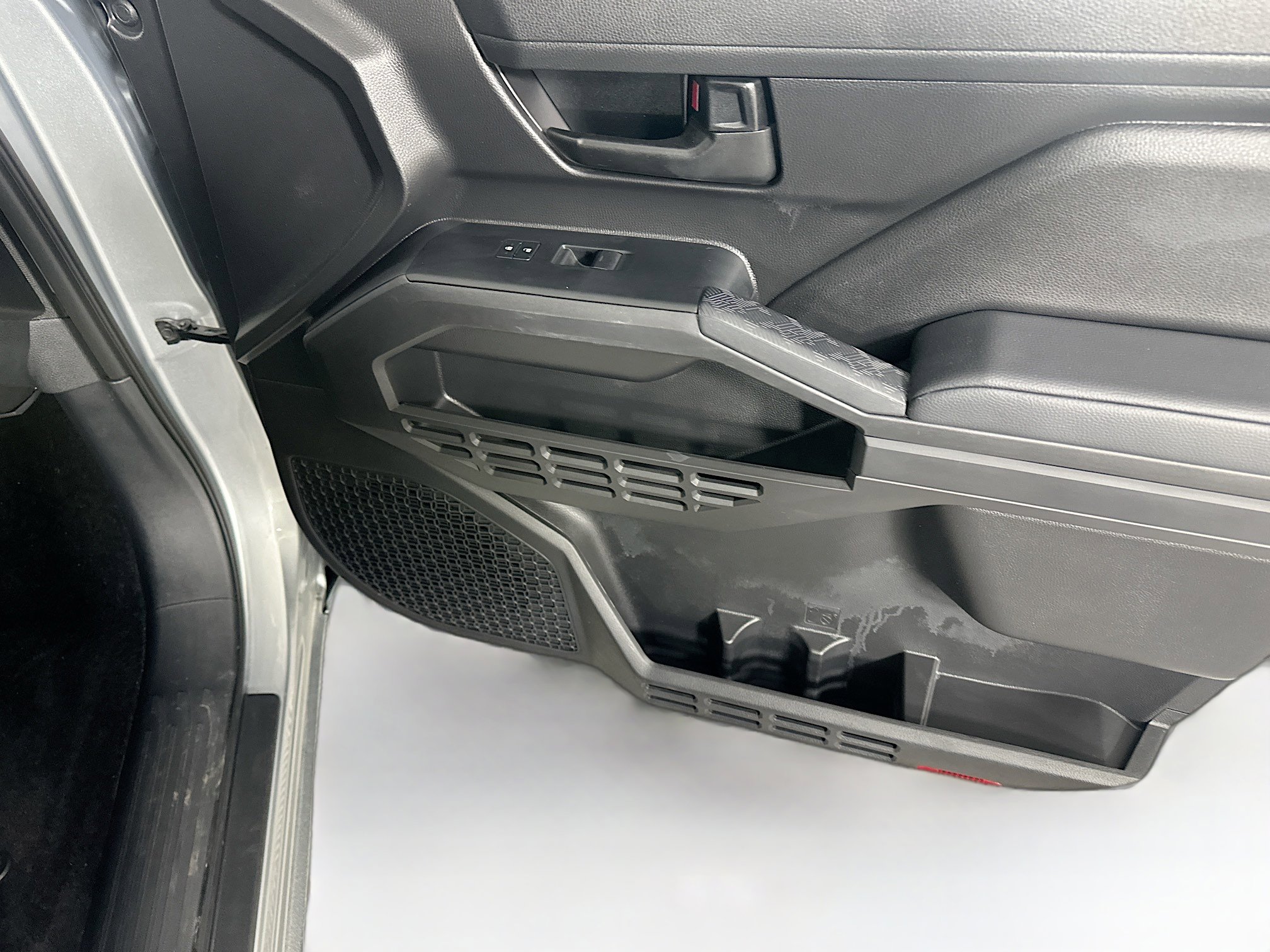 Used 2025 Toyota Tacoma SR image 29