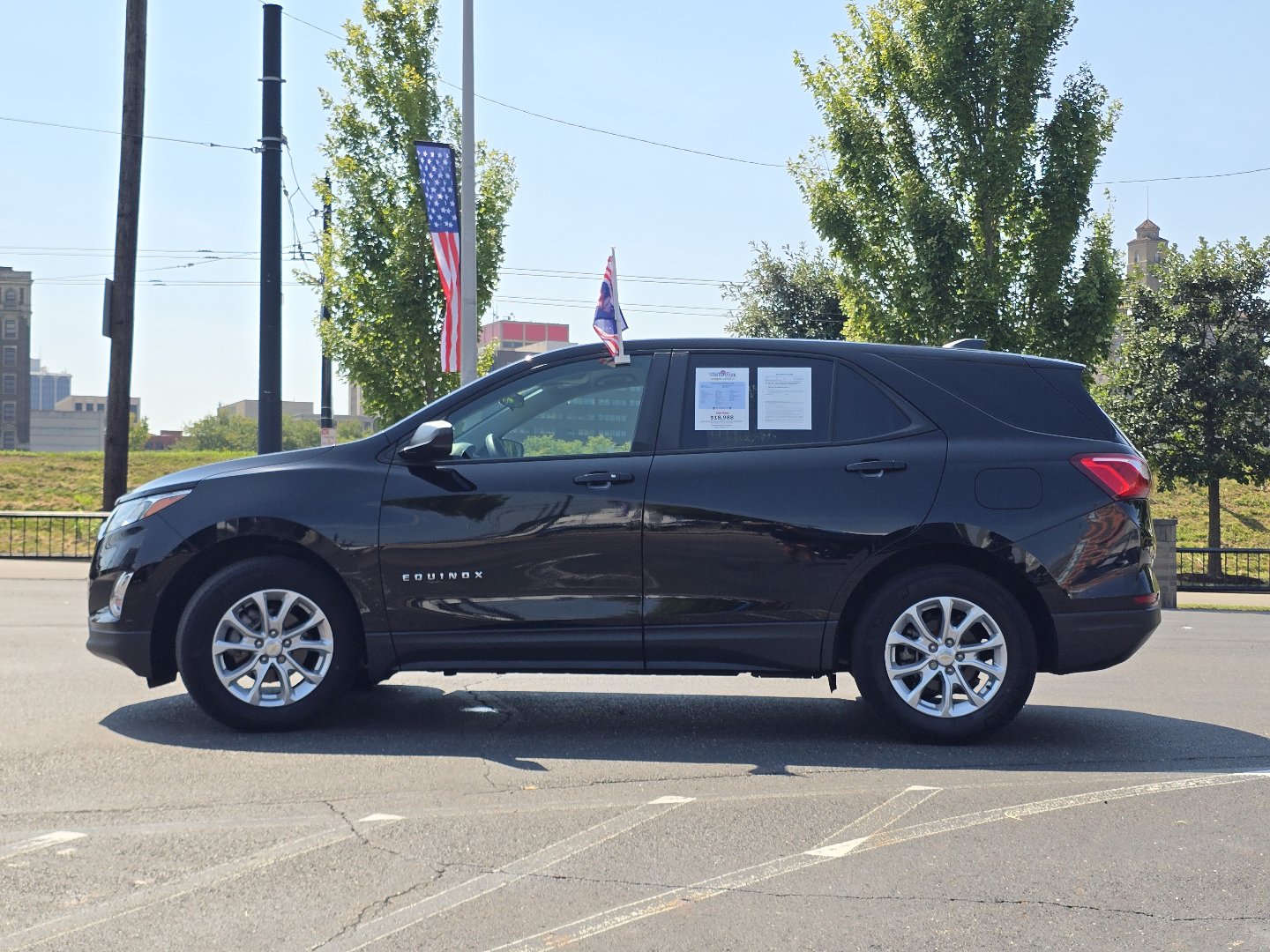 Certified 2021 Chevrolet Equinox LS w/ LS Convenience Package FWD image 17