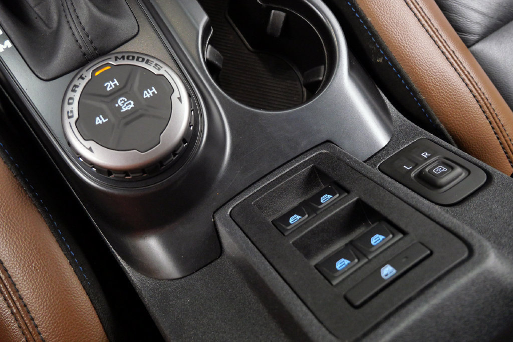 Used 2024 Ford Bronco Outer Banks AWD/4WD image 32