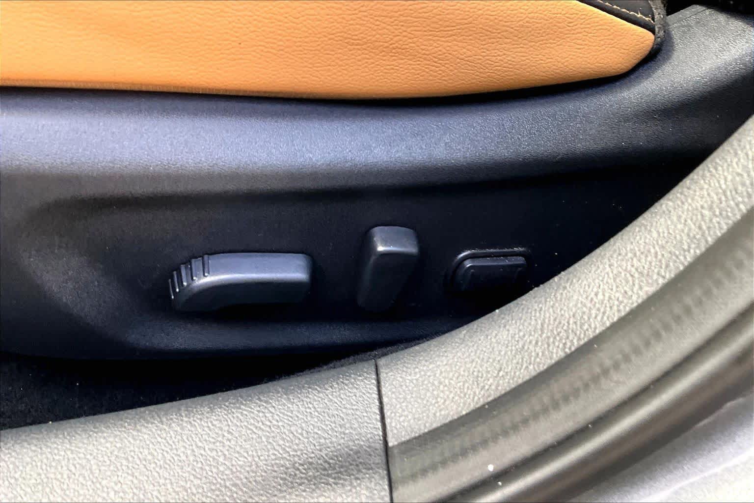Used 2020 Nissan Sentra SV w/ SV Premium Package FWD image 34