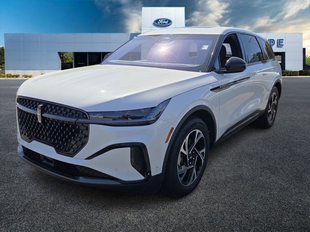 Used 2024 Lincoln Nautilus Premier w/ Equipment Group 102A image 3