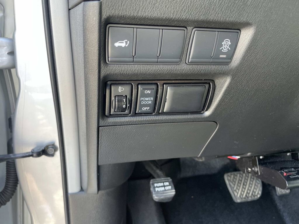 Used 2019 Nissan Armada SV w/ Driver Package RWD image 19