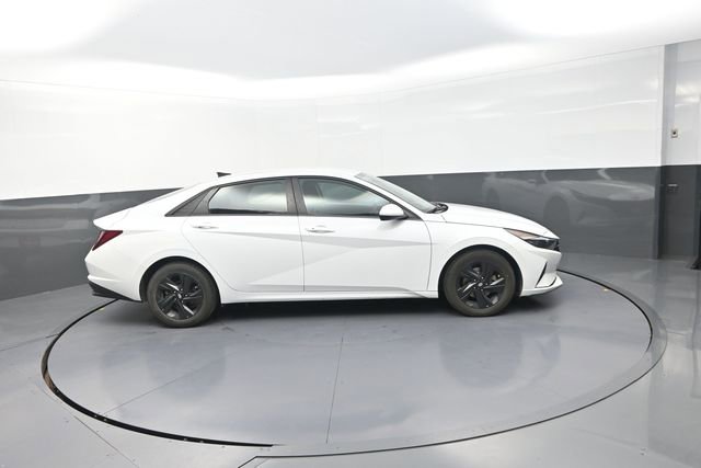 Used 2021 Hyundai Elantra SEL w/ Convenience Package FWD image 24