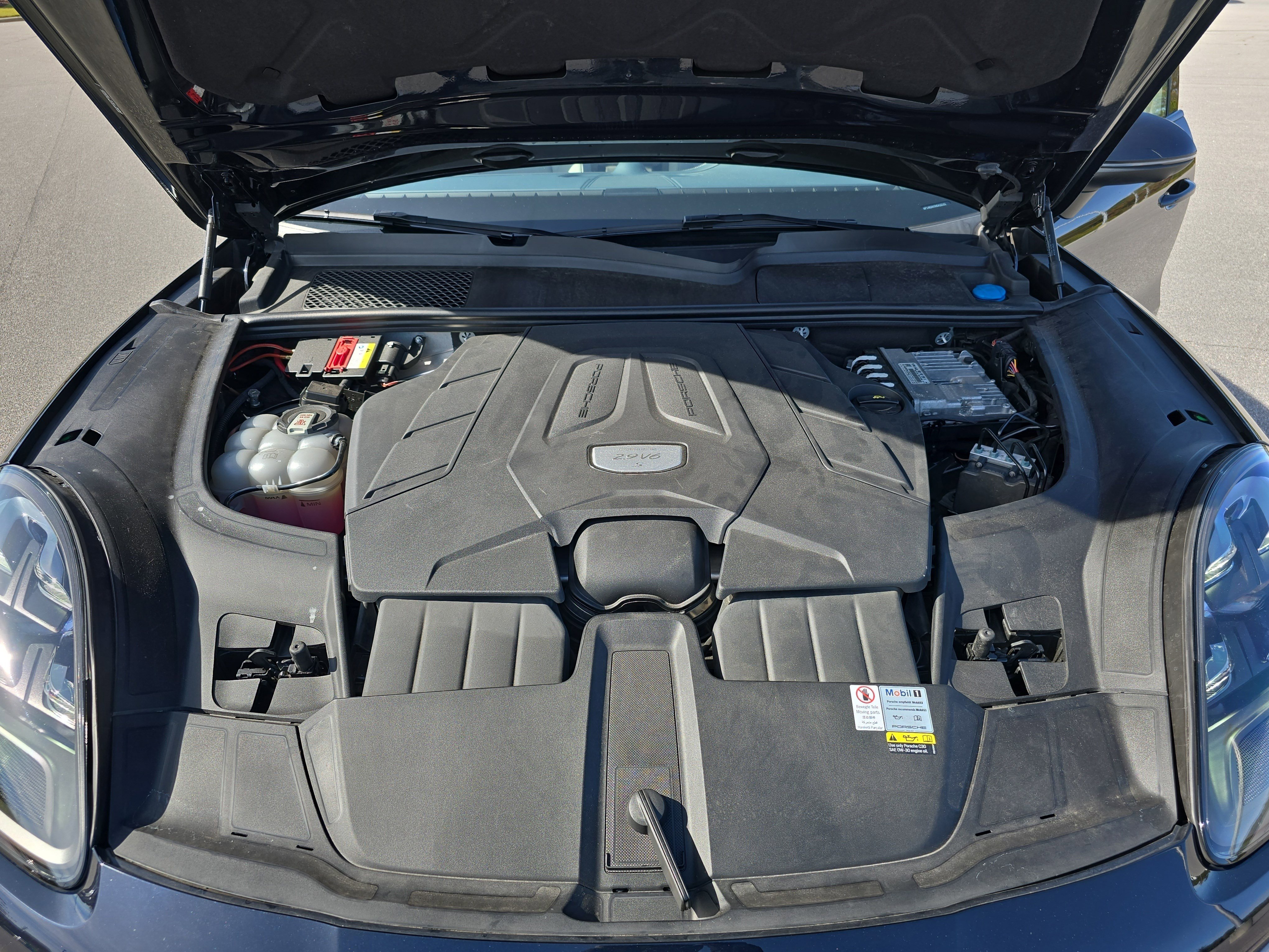 Used 2022 Porsche Cayenne S image 29