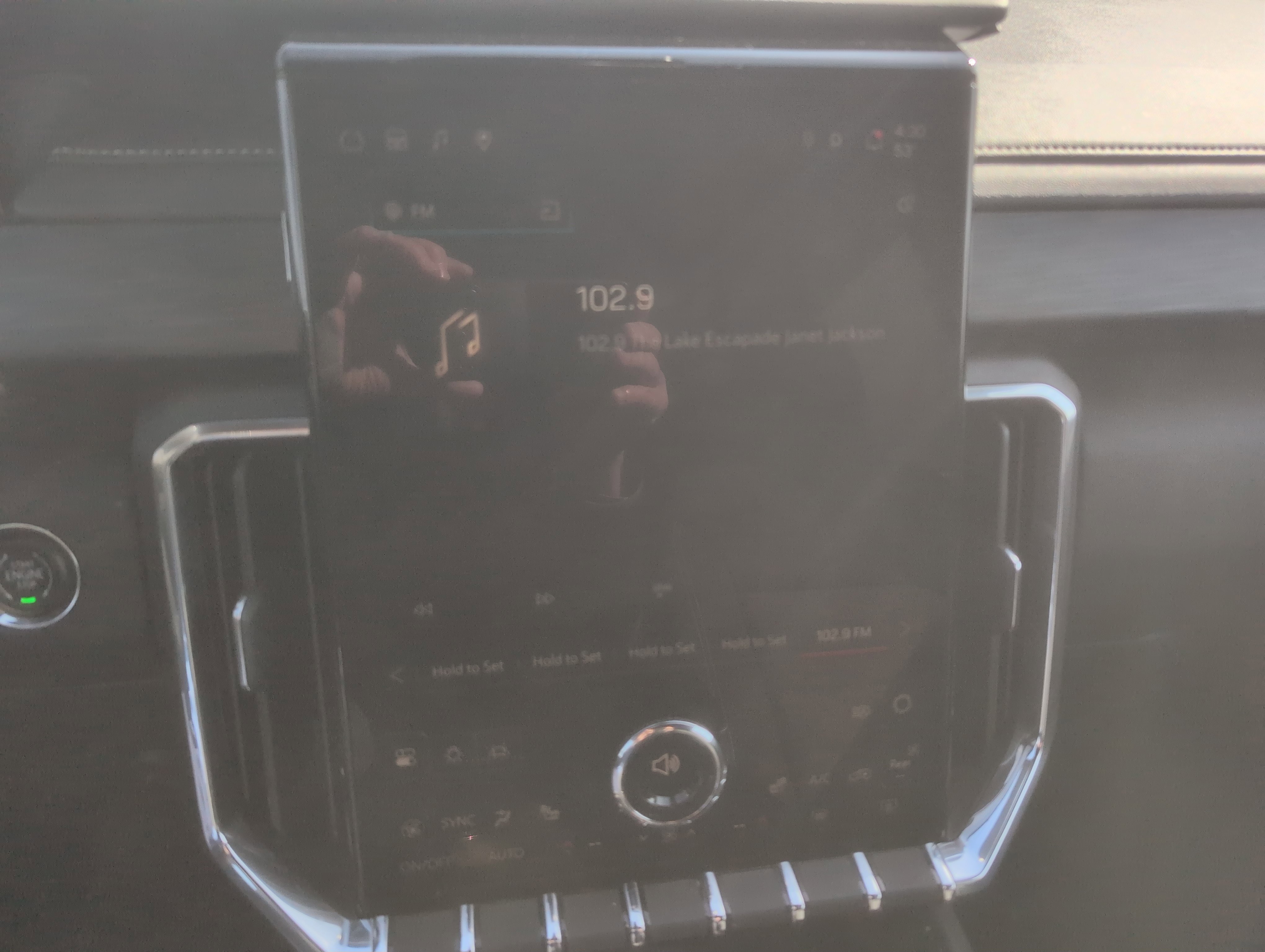 Used 2025 GMC Acadia Elevation image 22