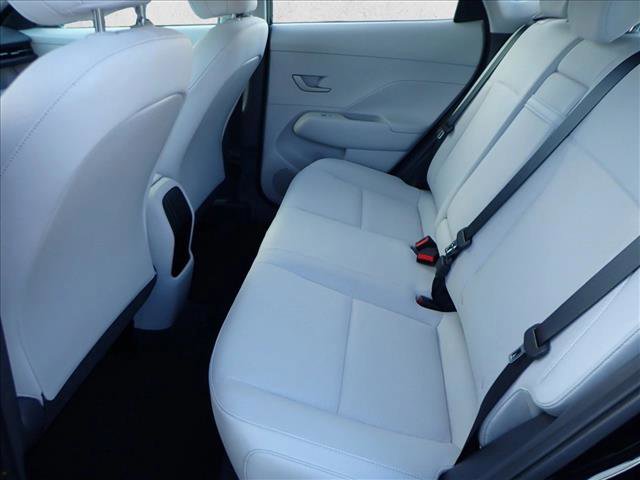Used 2024 Hyundai Kona SE image 9