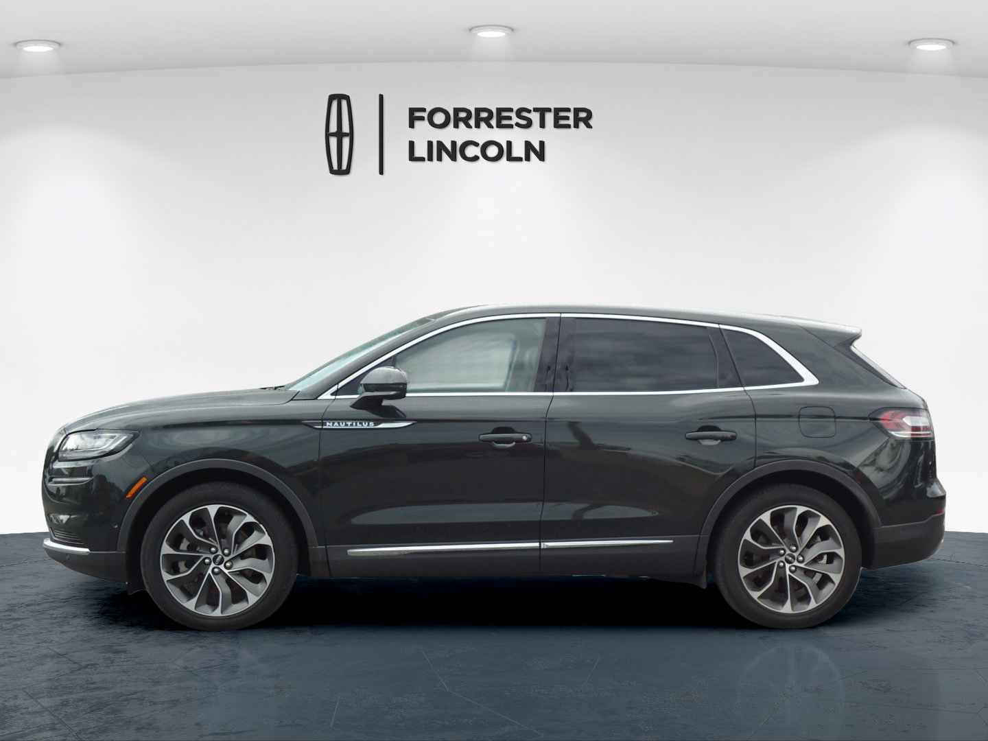 Used 2023 Lincoln Nautilus Reserve w/ Equipment Group 201A AWD/4WD image 6