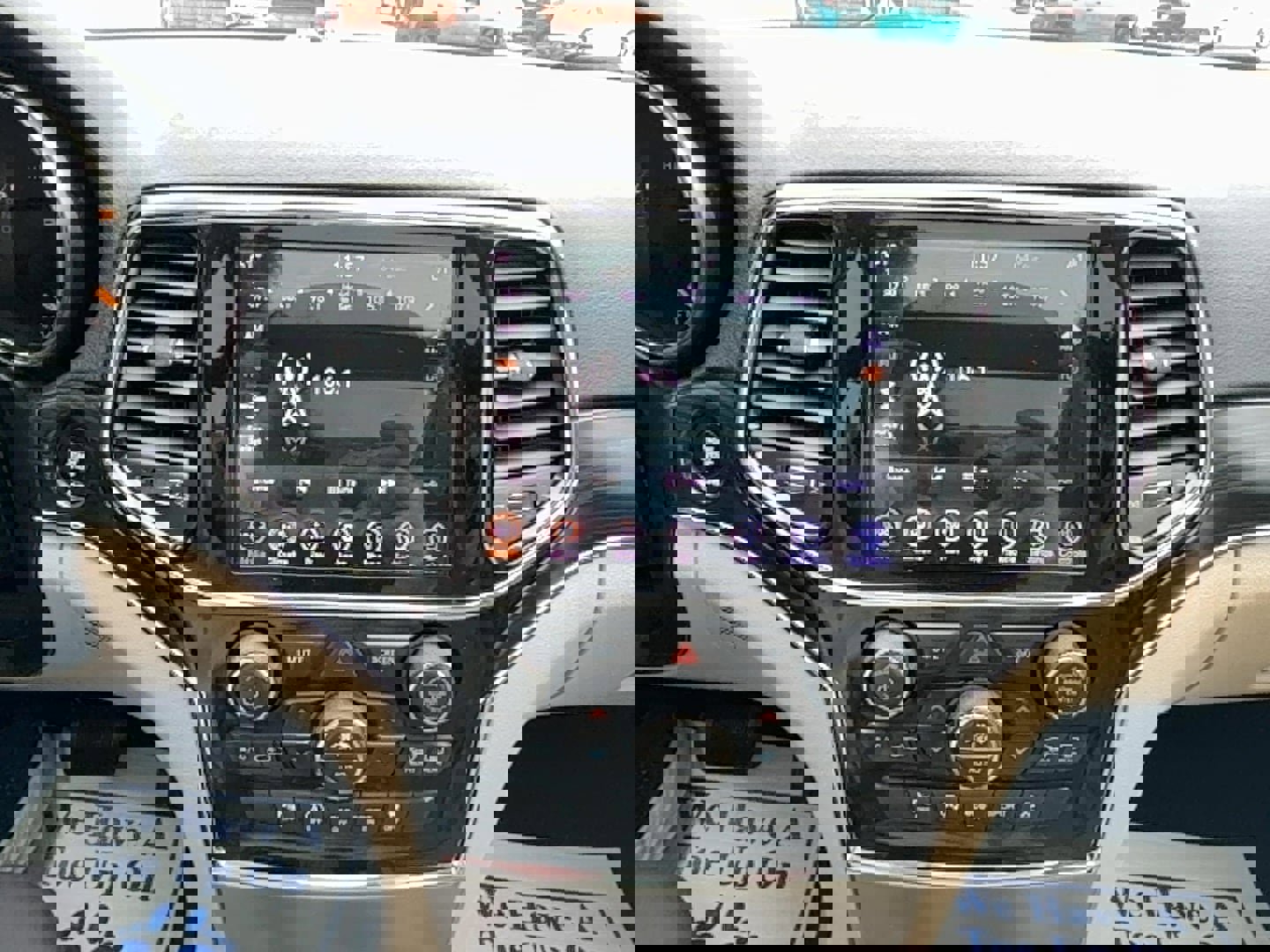 Used 2020 Jeep Grand Cherokee Limited w/ Luxury Group II image 30